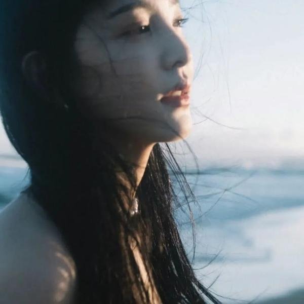 太阳谷 海报